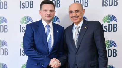 Nikolai Podguzov, Chairman of the EDB Management Board, and Muhammad Al Jasser, Chairman of the Islamic Development Bank, discuss the development of Islamic finance in Central Asia