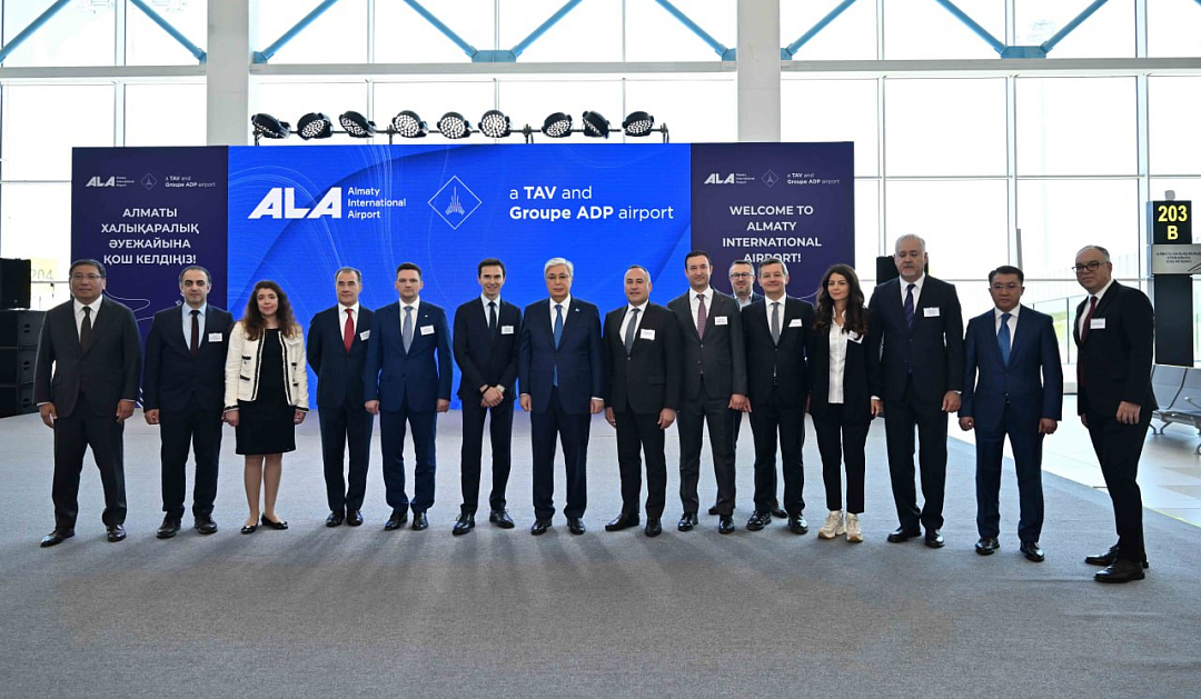 Kassym-Jomart Tokayev visits the new international terminal at Almaty Airport, built with funding from the EDB