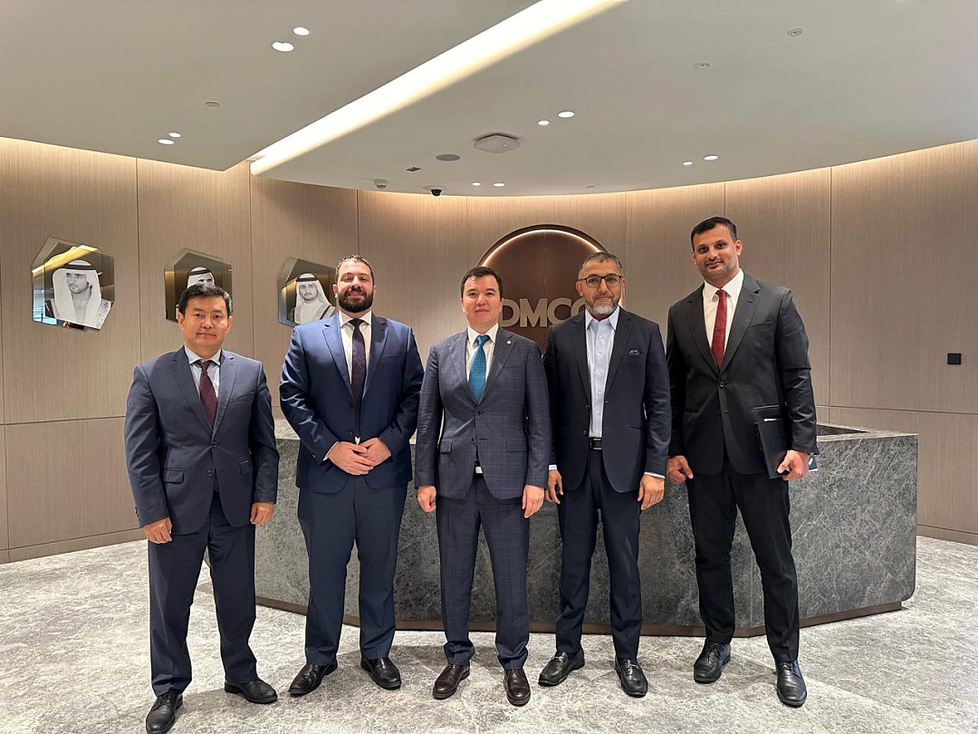 EDB representatives discuss Islamic Window with Dubai Multi Commodity Center and Dar Al Sharia