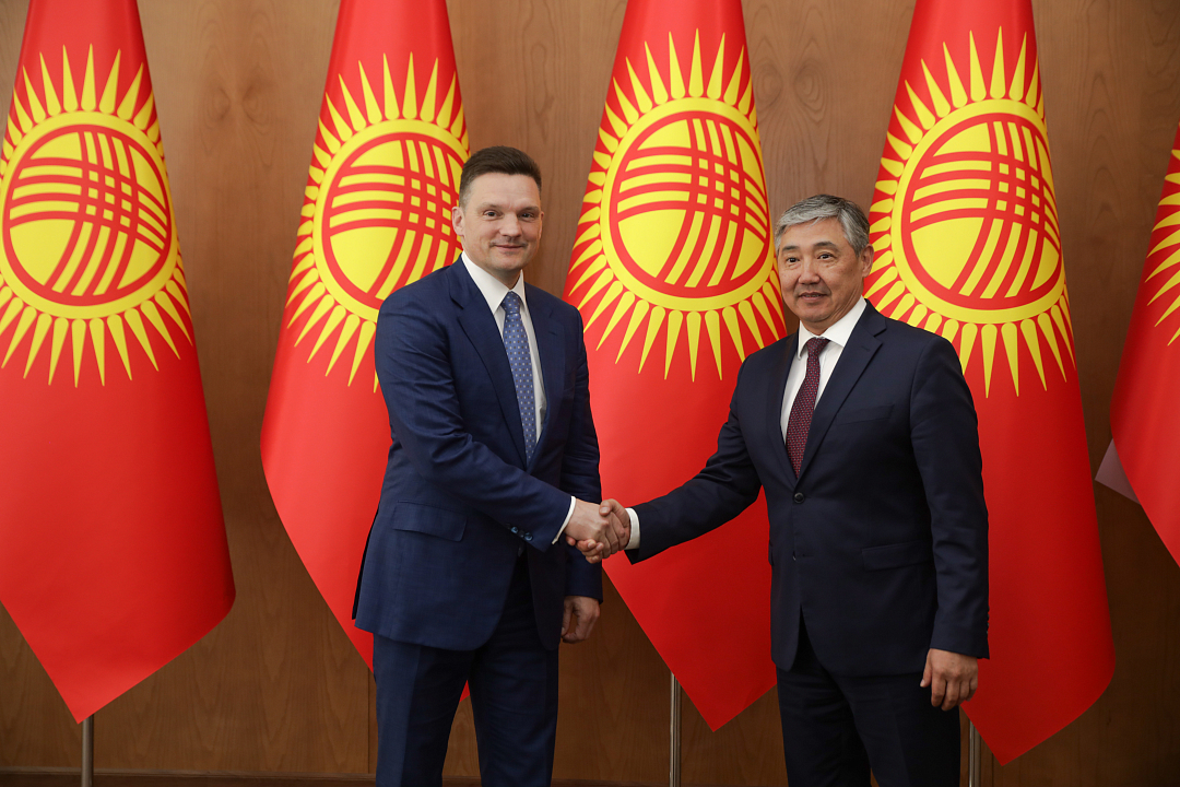 The EDB’s investment in the Kyrgyz Republic expands: Almaz Baketaev, the nation’s Minister of Finance, meets with Nikolai Podguzov, Chairman of the EDB Management Board